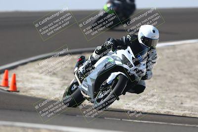 media/Nov-01-2025-TrackDaz (Sat) [[2b4d5192bc]]/B Group/1220pm (Turn 2 Outside)/